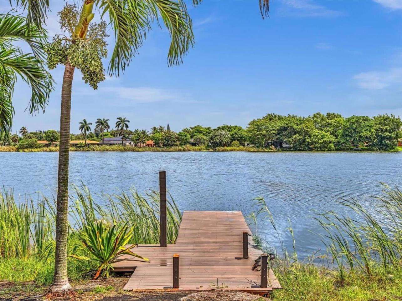 Charming 2Br Lakefront Cottage In Davie Near Beach Dış mekan fotoğraf